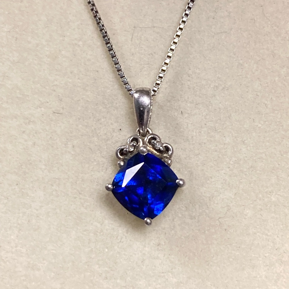 Kay Jewelers lab created sapphire necklace sterling silver